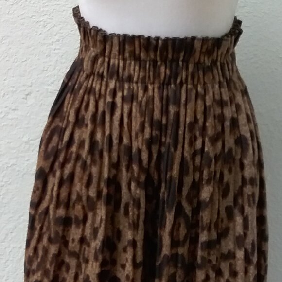 Really Soft Animal Print Elastic Waist Pleated Skirt (No Label) - Picture 3 of 5